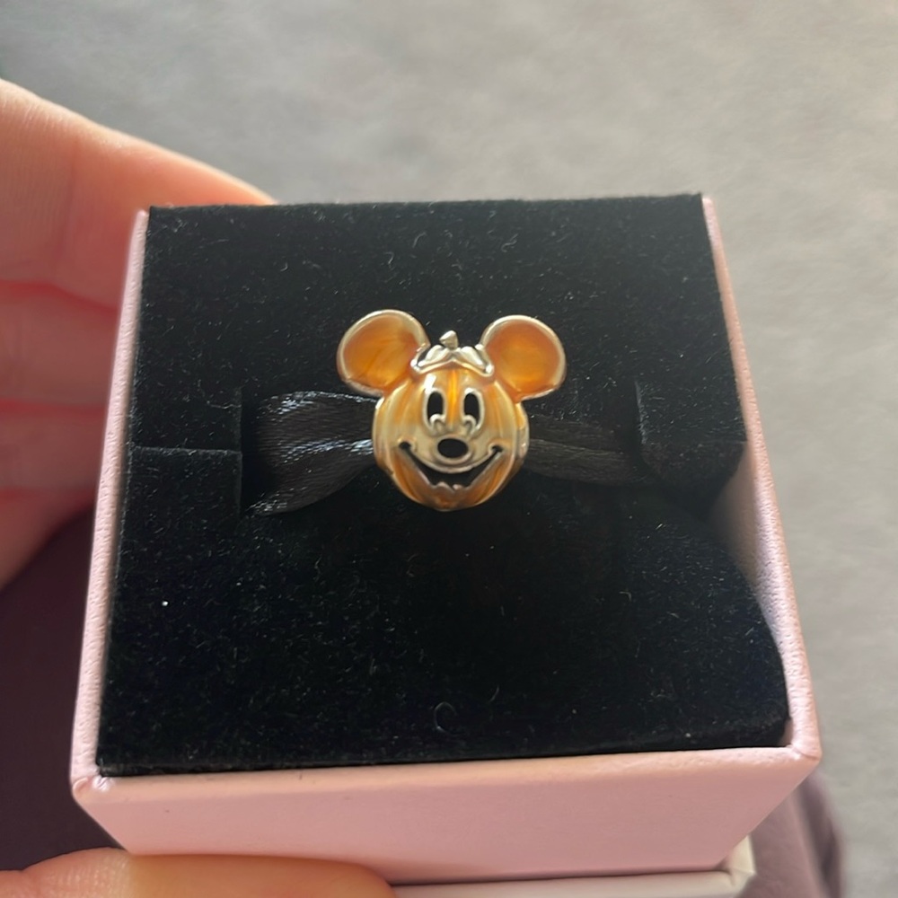Pandora Disney pumpkin charm